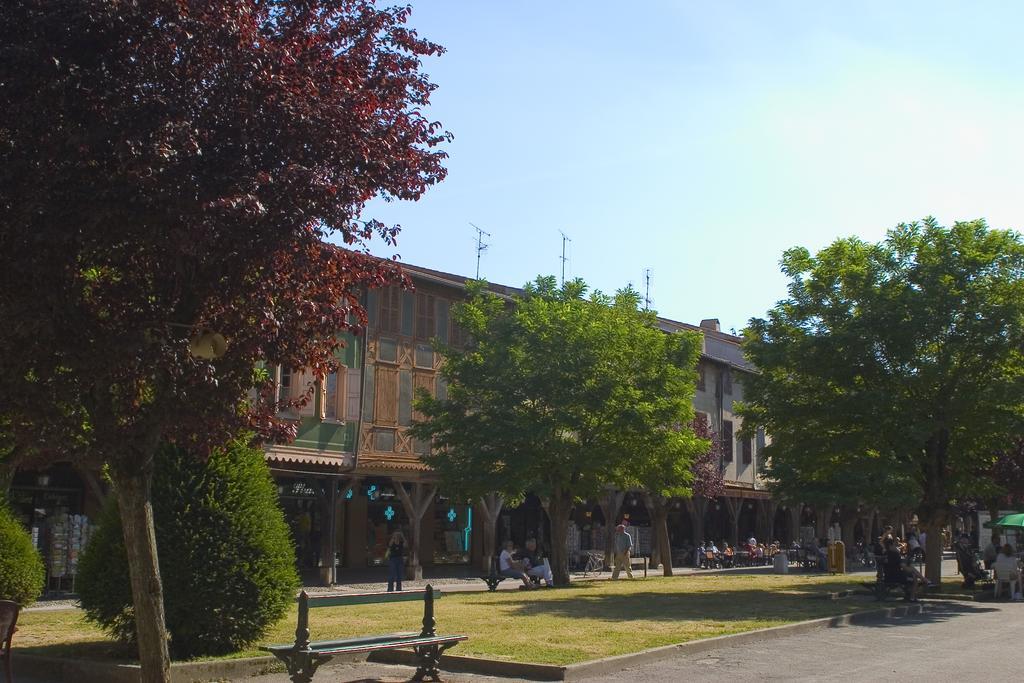 Hotel Le Commerce Mirepoix  Exterior foto