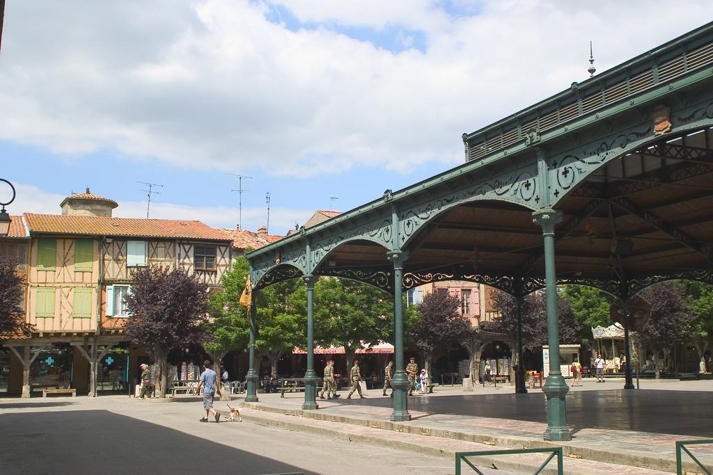 Hotel Le Commerce Mirepoix  Exterior foto